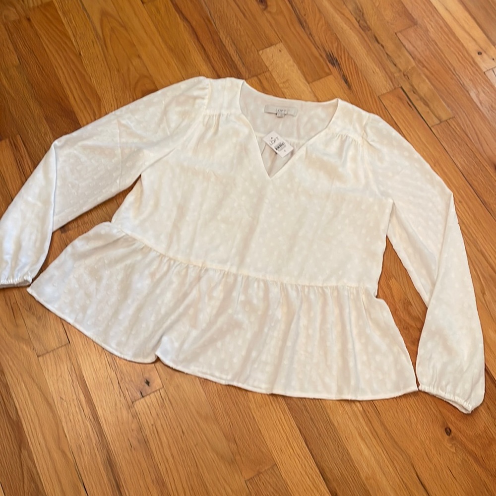 LOFT Long Sleeve V-Neck Layer Top. Size Small.  NWT!Cream/Off White